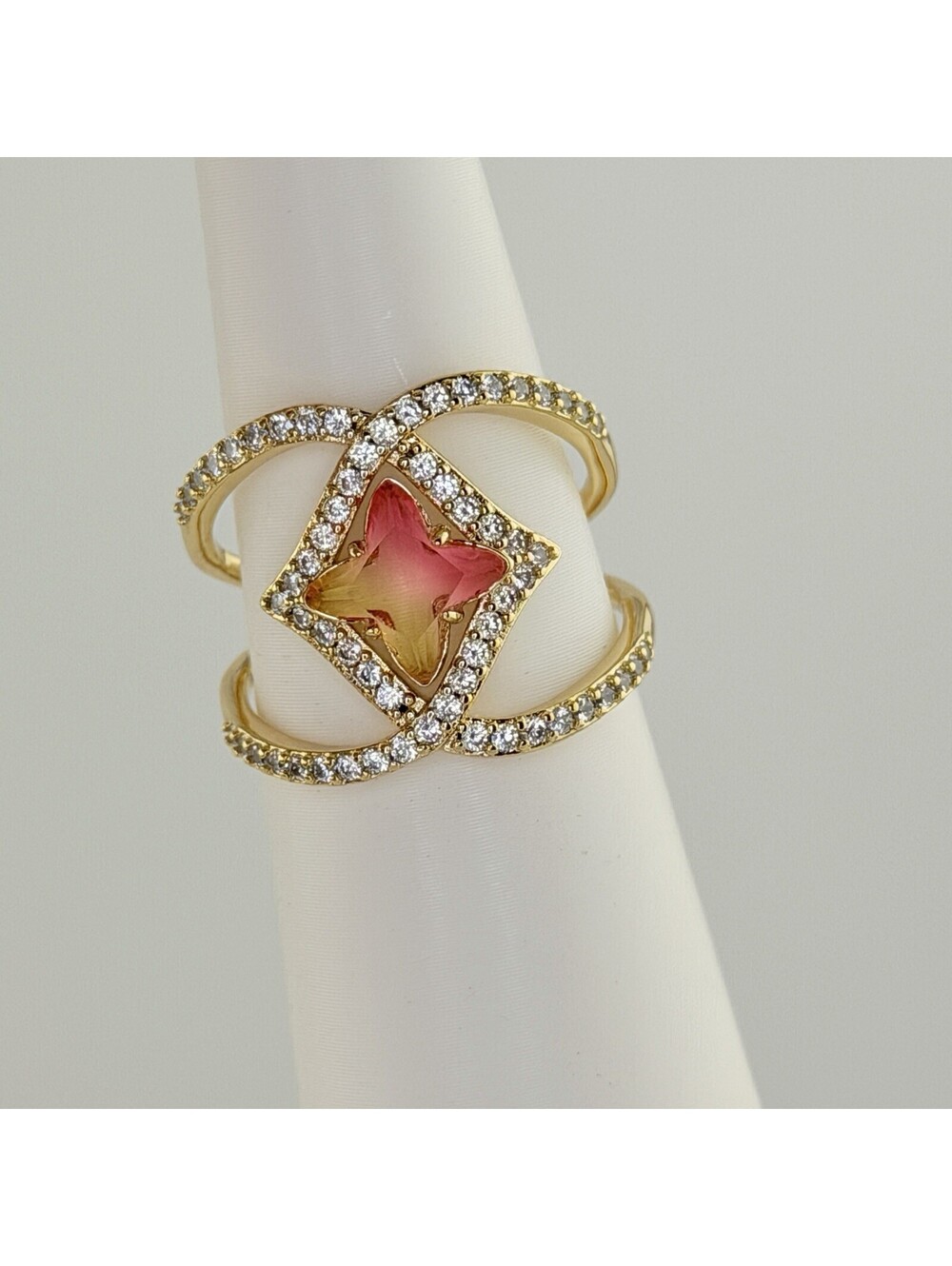 Bomb Party Sz 8 "Crossroads" Clover Pink Yellow Bi Color Tourmaline Yellow Gold